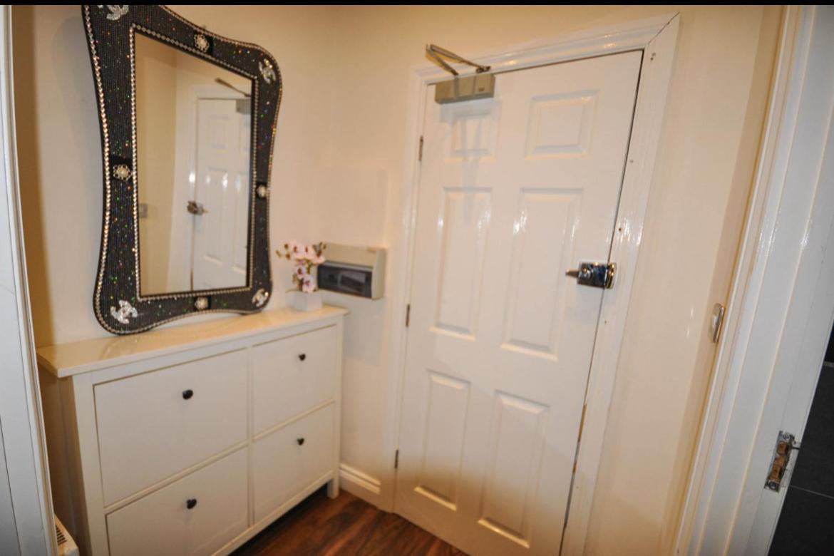 Luxurious 2 Bed Apartment Bedford Exterior photo